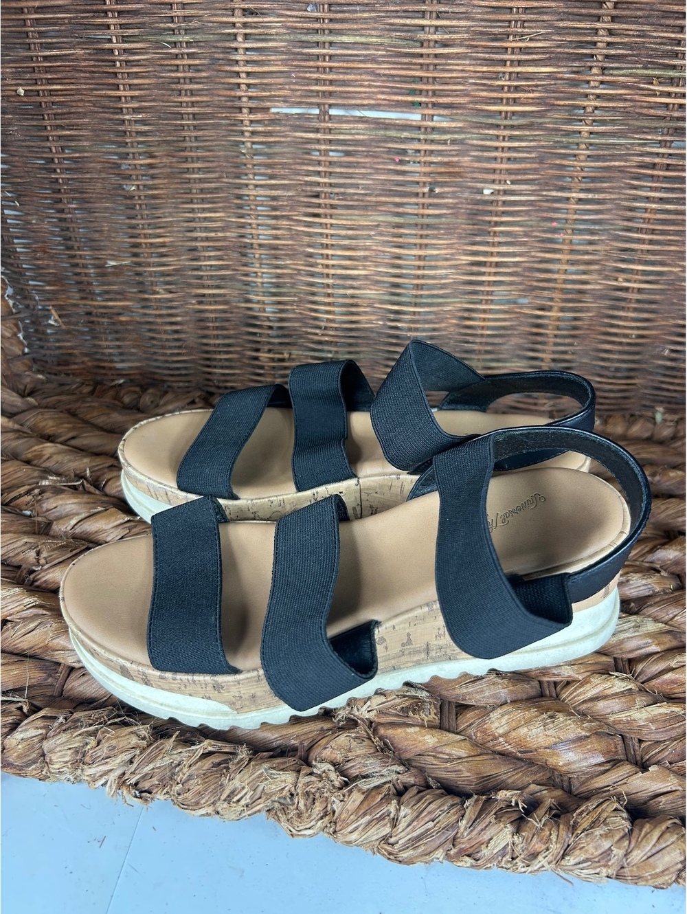 Universal Thread black platform sandals - Picture 3 of 8